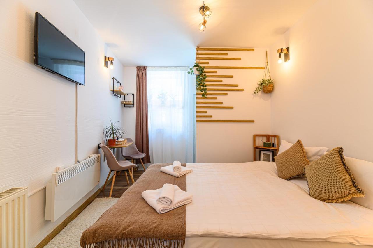 Backpacker'S Room Brasov Bagian luar foto